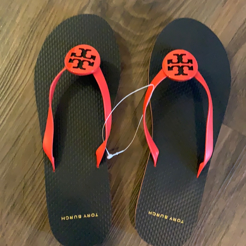 Adorable never worn Tory Burch flip flops